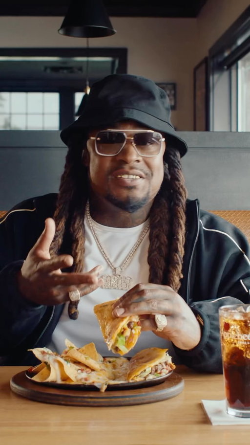 It’s a BIG DILLA, man. NEW O-M-Cheese-adilla Burger at Applebee’s. You feel me though? Go get you one. 🧀🔥