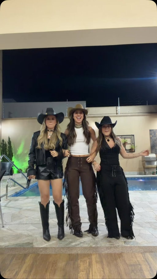 1  amiga blogueira e 2 amigas que topam tudo entrando na trend @marialaurahaddad @anarafaelladuarte 🤠🤠🤠