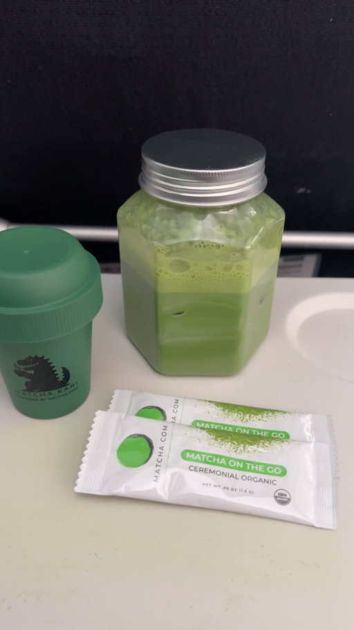 pov: you bring your own matcha on the plane ✈️🍵⭐️

this matcha shaker makes it so easy to prepare your matcha anywhere! pour water in the shaker first (it’ll help suspend the matcha for a clump free shot) & add your matcha powder & shake! 

it was a little embarrassing asking for only milk as my on-flight beverage but the final matcha latte was so worth it! 🙂‍↕️💚

🔗use my code “KRISTEA” to save @matchakari - linked in my bio

#homecafe #matcharecipe #matcha #matchalovers #travelessentials