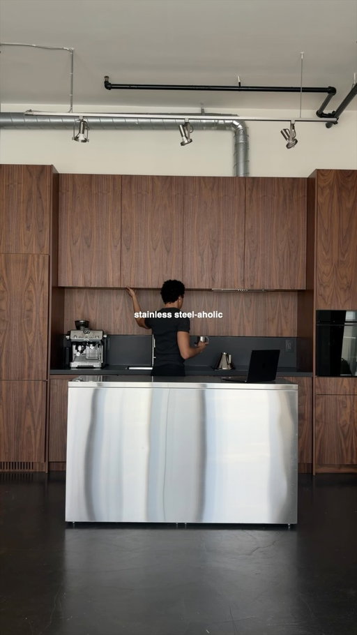an obsession at this point 

#stainlessteel #loftstyle #loftdecor #minimalstyle #stainlesssteelkitchen