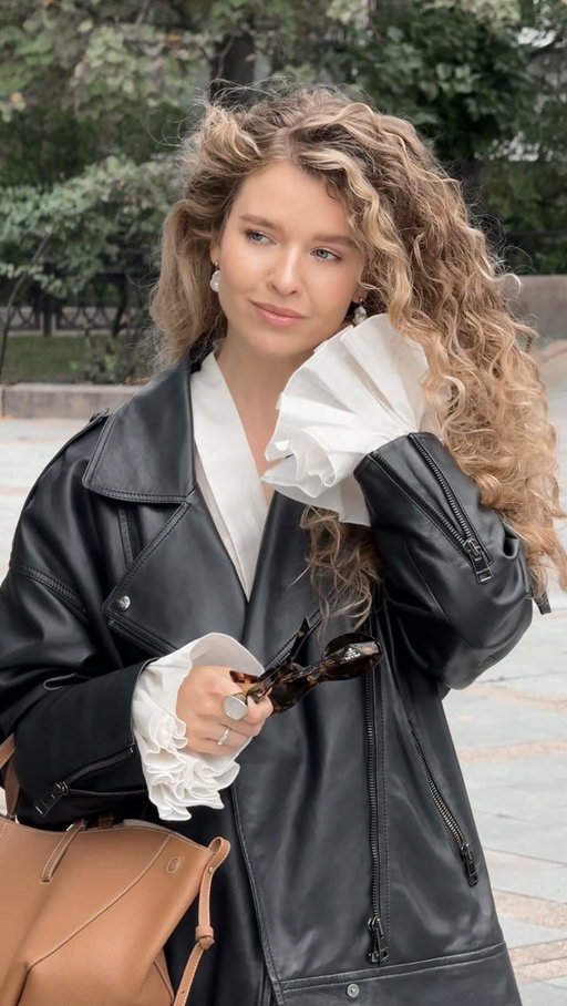 Some outfits just hit different

#parisianstyle #styleinspo #falloutfitinspo #scandistyle #hairgoals