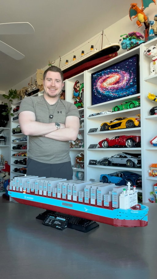 This is how your package arrives! 📦 Building a LEGO Maersk cargo ship! This is one of my favorites!

Make sure to subscribe to my YouTube! (Link in bio).

#LEGO #Ship #Boat #Cargo #Maersk