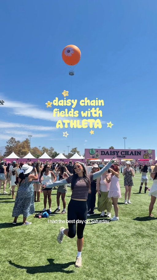 still recovering from seeing so many of my favorite female artists live at @daisychainfields with @athleta 🌼💕 such an incredible and inspiring festival with the main goal of supporting and uplifting women! 

#athletapartner