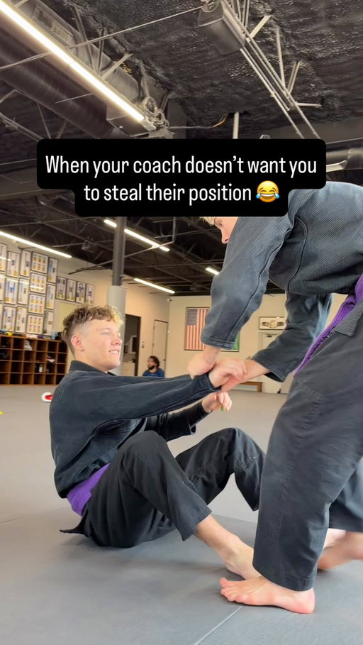 When your coach doesn’t want you to steal their position 😂
@rodrigolopesns 
.
.
.
#jiujitsu #bjj #foryoupage