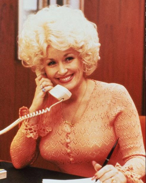 NINE TO FIVE — the iconic comedy starring Jane Fonda, Lily Tomlin, and Dolly Parton in her film debut — is now on Netflix.