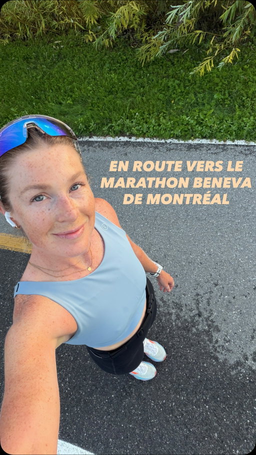 Et vous? Comment se passe votre préparation pour le @mtlmarathon ? 👀

4 exercices pour garder ton corps en santé pendant ta préparation - parce qu’on sait qu’en cumulant les kilomètres, c’est important de garder la mobilité de nos articulations! 

Une bonne mobilité permet :
-> une foulée plus fluide et efficace, donc moins d’effort à chaque pas et amélioration des performances 👑
-> prévenir les blessures; on réduit les compensations et on améliore l’absorption des chocs 
-> bien-être général; rien de pire que de se sentir raide et lourd 🪨

Et on les inclut comment? 🤔
- Exécute de 10 à 15 répétitions par exercice, en mettant l’accent sur la qualité et le contrôle du mouvement.
- Réalise 2 à 3 séries de chaque exercice, idéalement 3 à 4 fois par semaine.
- Priorise toujours la qualité et le contrôle
- Si tu veux gagner du temps, tu peux aussi les enchaîner en circuit.

Partager ce vidéo à ton ami coureur qui a besoin de se préparer pour le jour J! 🏃🏻‍♂️‍➡️🏃🏽‍♀️‍➡️

#runnersofinstagram #girlswhorun #marathontraining #runner #runningmotivation