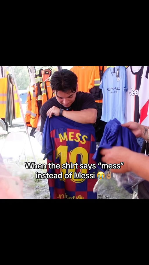 Buying soccer jerseys at the pulga be like 😂 #explore #funny #mexicanmemes #explorepage #messi
