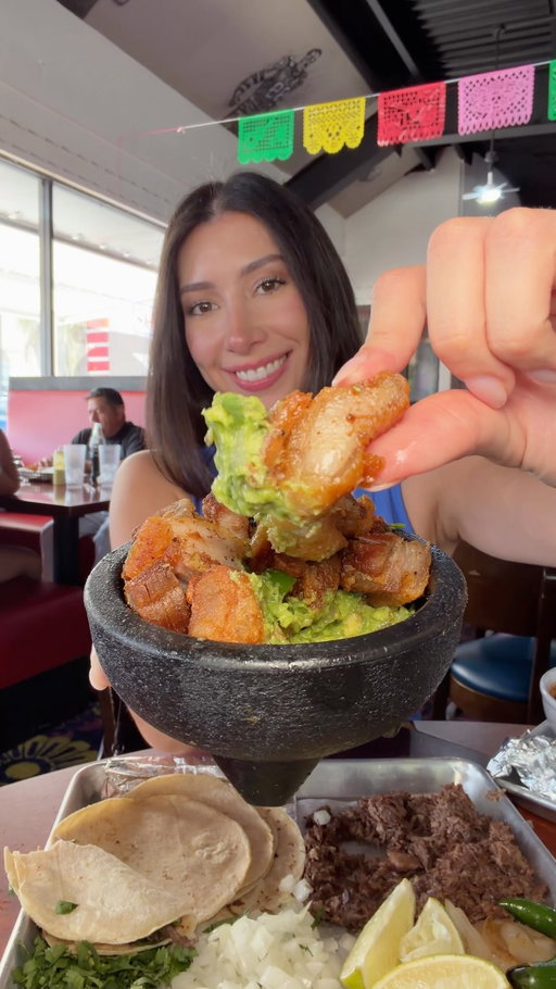 🔥MICHOACÁN-STYLE CARNITAS, CHICHARRON & MORE IN HOUSTON🔥
📍 @carnitaselguerohouston serves some amazing carnitas! 
I loved their chicharron too and the barbacoa 😍 
The combo I got came with carnitas, chicharron, tripas, guacamole, charro beans and tortillas. You can also order the meats by the lb. They have flautas, menudo, pozole, Quesabirria and so much more. Be sure to check them out! 
📍 718 E Tidwell Rd, Houston 

#houstonfood #houstontx #houston