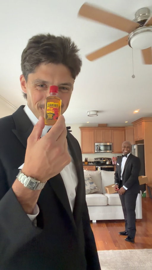 Nothing screams love & fun more than a @fireballwhisky shooter ! #fireballpartner #ad21+ #enjoyresponsibly