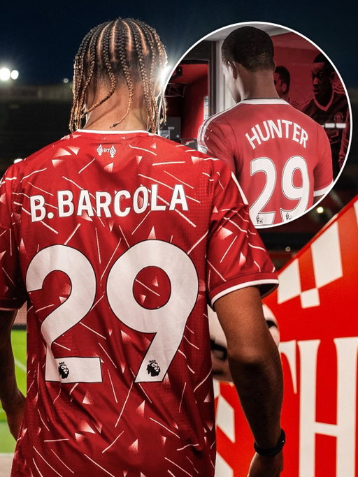 ❤️2️⃣9️⃣ Bradley Barcola carries on his own journey with the 𝐍𝐔𝐌𝐁𝐄𝐑 𝟐𝟗, but it’s not any normal story… 

Barcola wears the number because of Alex Hunter from The Journey in FIFA. 

“It is my 𝐅𝐀𝐕𝐎𝐔𝐑𝐈𝐓𝐄 number. When I was little, I played EA FC, so I had promised myself to have the number with Alex Hunter and in the end I was lucky to have it” 

A new chapter with the same number. 𝐁𝐀𝐑𝐂𝐎𝐋𝐀 𝐇𝐀𝐒 𝐀𝐑𝐑𝐈𝐕𝐄𝐃 🫡🇫🇷