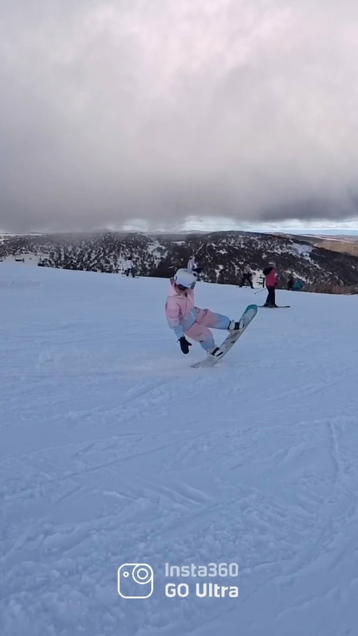 This snow season has been a little sad 🥲🌨️
Not many runs open, way too many gloomy days… so I’m not wasting it - Ctrl + C, Ctrl + V until the new tricks finally stick 🏂💻

Making the most of every run I get and learning something new along the way 🤍

And honestly, @insta360.anz still made the gloomy-day clips look pretty good ❄️

#snowboarding #snowboardgirl #snowboardtricks #snowboardlife #snowboarder snowboardprogression snowboardprogress tailpress