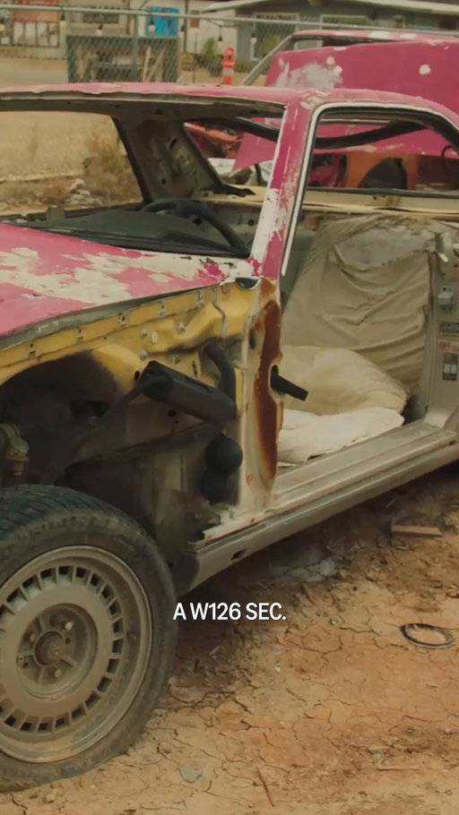 It’s always nice when a used car comes with extras…right Francis? 💋😂 #amazonshitcarshow