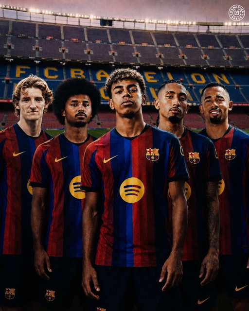 🚨🚨🌕| 𝐁𝐑𝐄𝐀𝐊𝐈𝐍𝐆: FC Barcelona now consider their market CLOSED for incomings following the signing of Gabriel Jesus. 🔵🔴🏁

𝐁𝐀𝐑𝐂̧𝐀’𝐒 𝐒𝐔𝐌𝐌𝐄𝐑 𝐒𝐈𝐆𝐍𝐈𝐍𝐆𝐒:

▪️ Anthony Gordon — €70M
▪️ Rodri — €60M
▪️ Karim Adeyemi — €22M
▪️ Gabriel Jesus — €10M
▪️ Jesse Bisiwu — €8.5M
▪️ Dominik Livaković — €2M
▪️ Hamza Abdelkarim — €1M

Rate our transfer market out of 10? 🤔