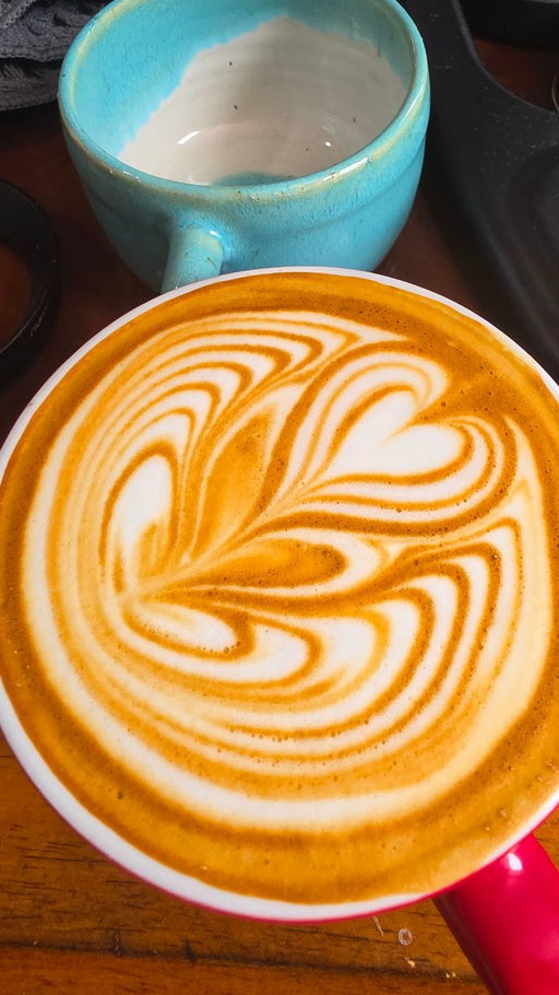 Best latteart I could manage with my messed up wrist and as of today cut up finger.
.
.
Goodbye to my career. Send love 😭
