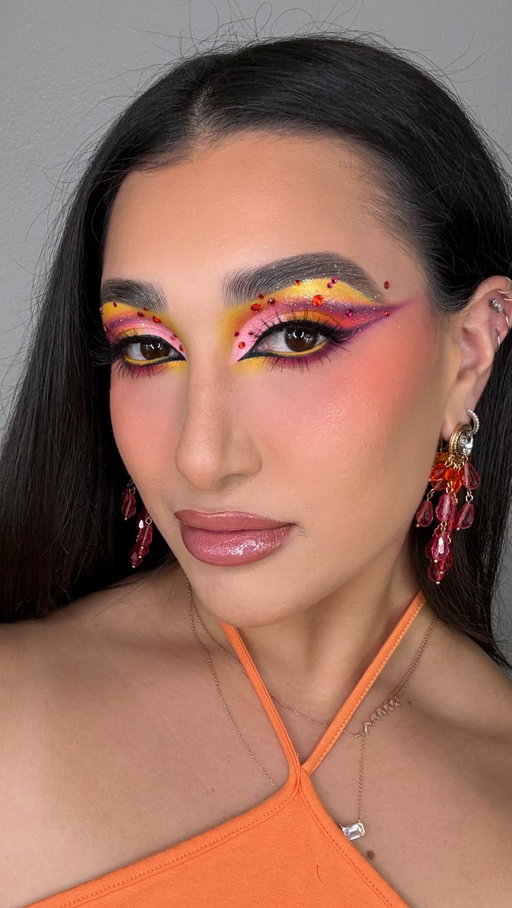 If there’s one thing @juviasplace is going to do, it’s BLUSH. 👏💗 Using the New Blushed Liquid Tints for the prettiest pop of color and glow. They matched my eye makeup perfectly 🌅

Super pigmented, easy to blend, and a little goes a long way. ✨ #BlushingWithJuvias #JuviasPlace