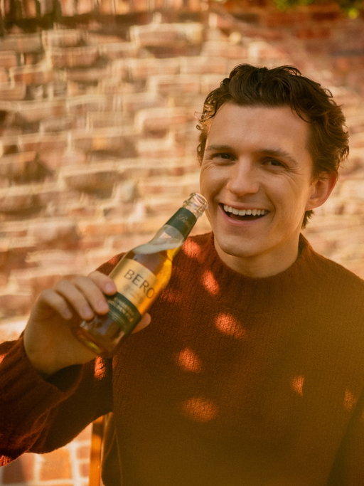 A new, elevated way to enjoy BERO.

In the US, join Club BERO and order Kingston Golden Pils in glass bottles now.