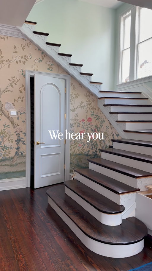 The moment you’ve all been waiting for… the railing and runner reveal! This was always a part of the plan~ we’re just ten steps ahead as usual 🏆

This stair runner is the Ditto in powder blue from Stanton @stantondesignco @palmettofloorcoverings 🩵