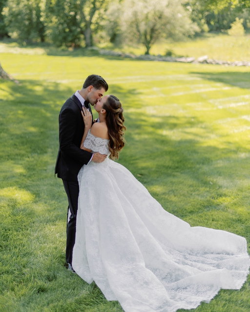 my favorite August yet 💍🕊️🥂

#weddingphotos #newengland #weddingvenues