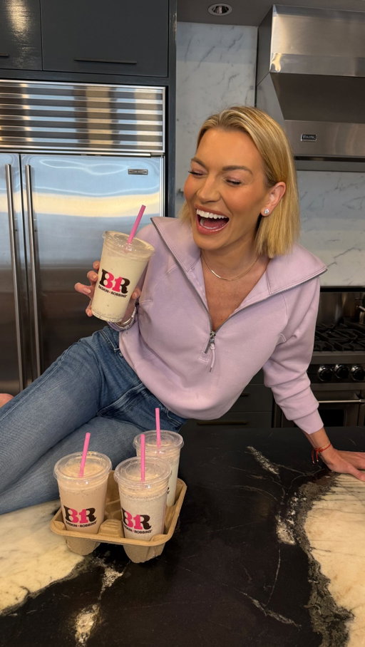 Girl math = earning rewards on Fetch for my Baskin-Robbins milkshake run, no matter which season I’m in. @baskinrobbins @fetchrewards #FetchPartner #BaskinRobbinsPartner