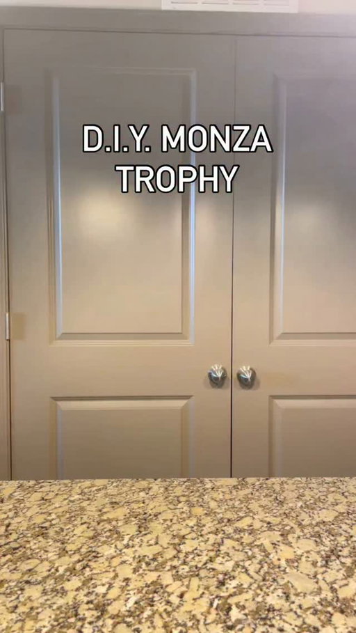Did you know you can make your own Italian Grand Prix trophy at home!? 🇮🇹🏆

#dıy #f1 #italiangp #racer