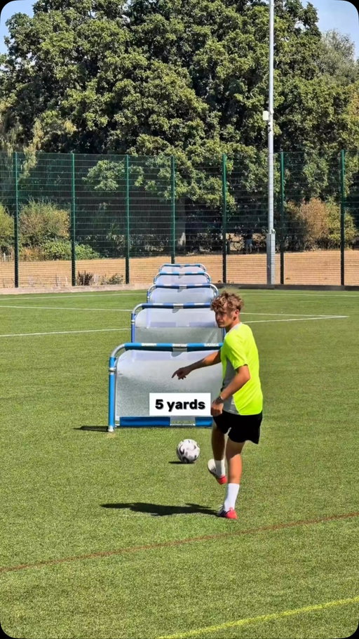 Minigoal gets further away! 😜🥅⚽️

#football #soccer #futbol #challenge