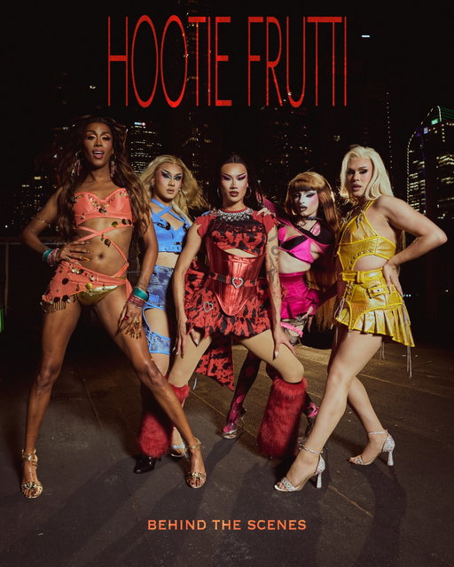 @katseyeworld "HOOTIE FRUITTI" BTS photography on digital & film captured by @sameshanedifferentday for:

@thequeenpriyanka
@lenadimatrix 
@auroramatrix 
@theemidas 
@lemongivesyoulife 

Special thank you to @natashazimin for capturing the drag rendition of HOOTIE FRUITTI at @diptych.studio & letting me steal (literally & figuratively) your light 🔦

Film photos developed by @mementofilmlab

#dragqueens #katseye #bts #35mmfilm #digitalcollageart