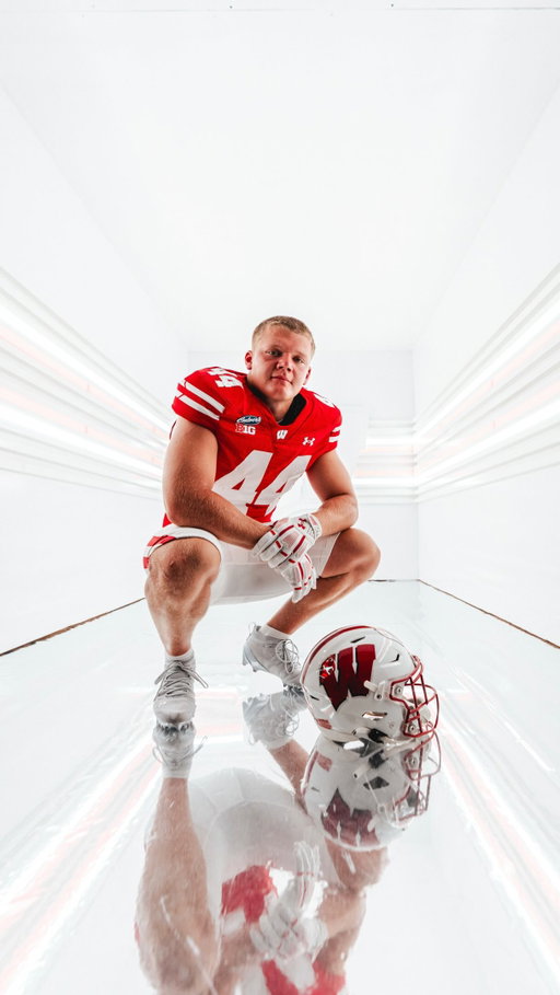 Just a Wisconsin kid getting ready for a pretty special Sunday in his home state. 🥹

Homegrown Badger @coopercat17 is (WI)red for this week’s episode. 🦡

Presented by @nicolet_law
