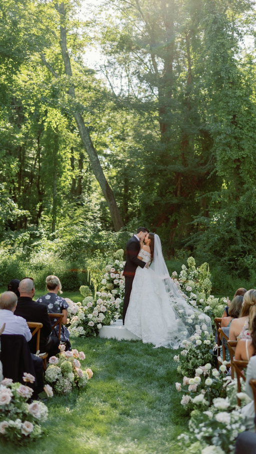 our wedding venue 🥹🕊️ so excited to finally show you guys now that the wedding is over!

#weddingvenue #newenglandweddingvenue #weddingplanning