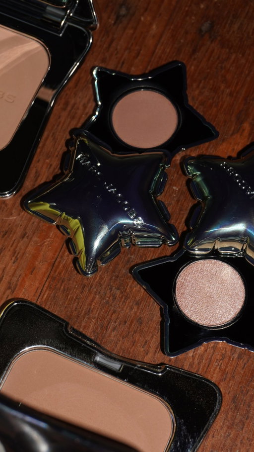 AD | The prettiest green eye using @marcjacobsbeauty 
Marc Jacobs Beauty is available at @sephoraaus #marcjacobs #marcjacobsbeauty #marcjacobseyeshadow #makeuptutorial #greeneyeshadow