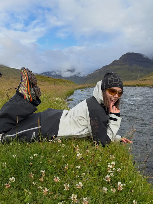 ah. the famous icelandic summer heat 💛🩵🤍💛🩵🤍 

@elevenexperience @flokistudios