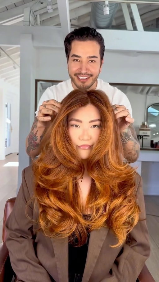 Changing lives one mane at a time 👩🏻‍🦰

Get into this gorgeous copper look using WELLA”S new color PURE PERFECTION. 

I have really been enjoying using it. 
HAVE YOU TEIED IT YET? 
.
.
.
.
.
.
.
.
.
#wellahair #copperhaircolor #copperbalayage #copperhighlights #redbalayage