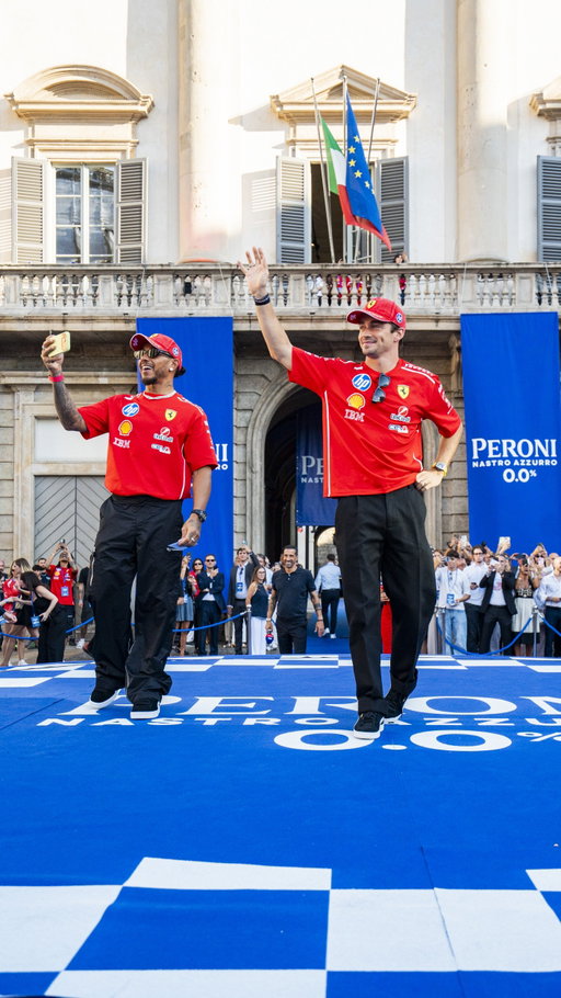 Passion, style and cheers in Milan. A day to remember at the House of Peroni Nastro Azzurro 0.0%💙🍻🏁