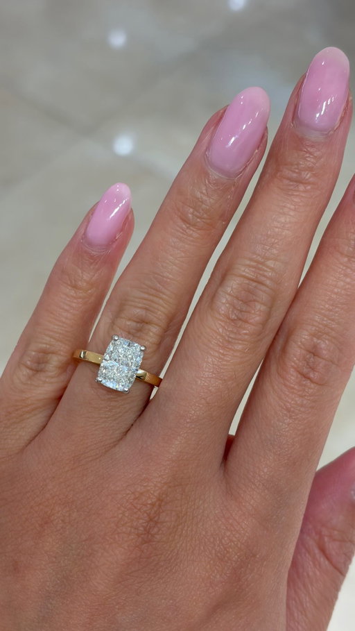 There’s just something about a cushion cut — timeless, romantic, and impossible to look away from.

Send this to someone who needs the hint. 👀

#JosephAnthonyInc #CushionCut #CushionDiamond #DiamondRing #EngagementRing