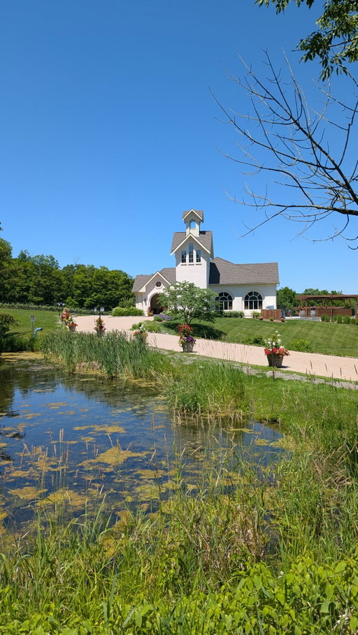 A perfect day at the Estate includes vineyard views, a closer look at the land, and a tasting of wines shaped by the very place you’re standing 🍷

Plan your next visit through the link in our bio.

📍Domaine Le Clos Jordanne
Beamsville, ON