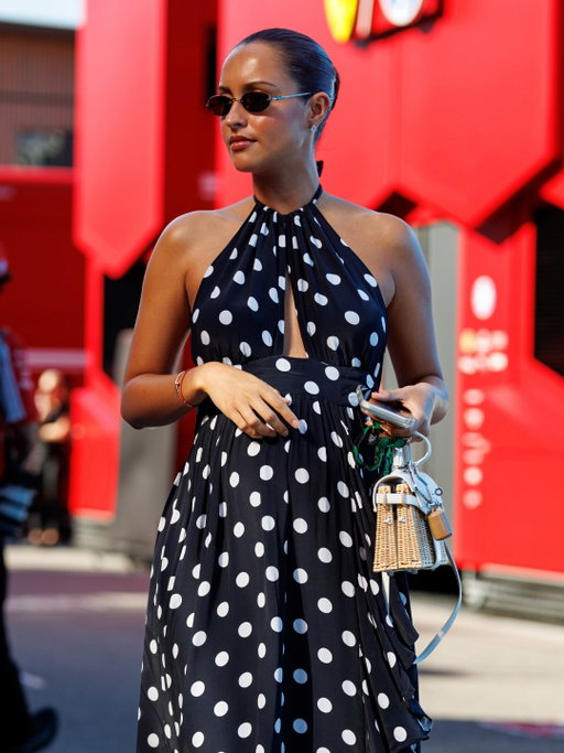 It’s race weekend in Monza, which means another excuse to post about @alexandramalenaleclerc’s maternity style. This time, she’s sporting a polka-dotted dress paired with a wicker @hermes handbag ahead of the Italian grand prix.
photos: getty images