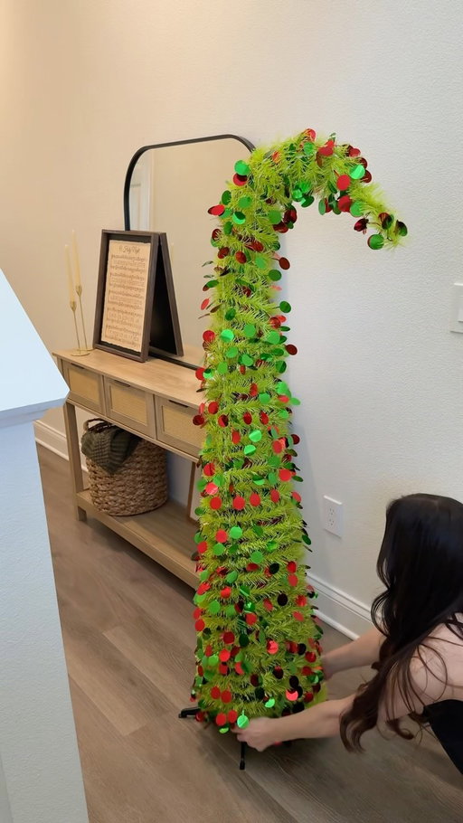 This pop-up tree is a Christmas must-have! 🎄 It sets up in seconds and folds down just as quickly for easy storage.

code: kmn4593

link: https://app.temu.com/k/p8j7v2eoge1
T&Cs apply.

#temuhomefinds #shoptemu #ad
