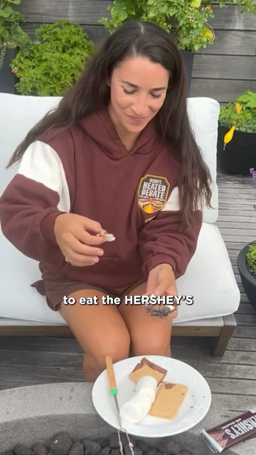 So many great memories of making s’mores with my family growing up. I was always so impatient because of the excitement to eat it! I’m camp toasty, which camp are you in? Whether you’re camp gooey or camp toasty, nothing makes a s’more like HERSHEY’S chocolate. @hersheys #HERSHEYSPartner