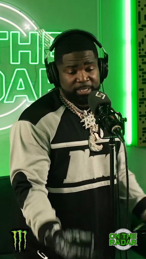 On The Radar drops the new Tsu Surf freestyle! 🤟🏾🔥

He went IN!

#youcantcopyrespect