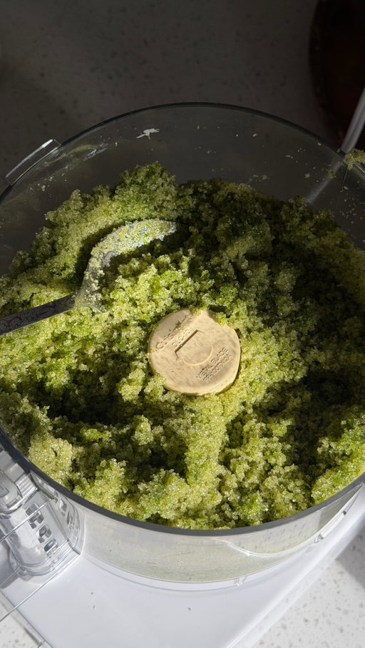 Had to make a dedicated post for this basil sugar because it is truly my new favorite cake flavor!

You simply process the basil with the cane sugar and then cream the basil sugar with butter 🌿

Share full cake recipe tomorrow so stayed tuned :)

#basil #cake #bakinghacks #homebaker