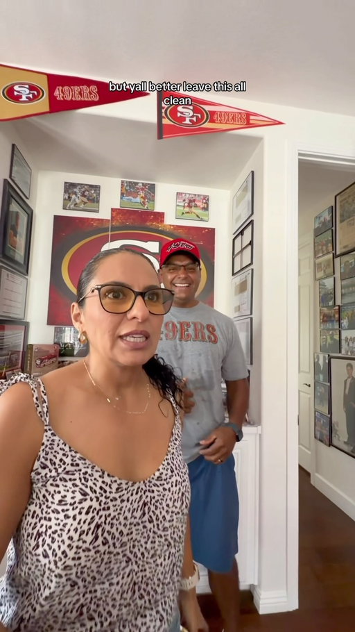 MOMS REACTION 🫣 her face when she saw the whole mural 😂 #theaguilars