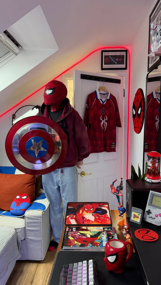 swing, watch, play, repeat 🎦▶️🔁

#apartmenttherapy #roominspiration #bedroomideas #spidey #ledlights