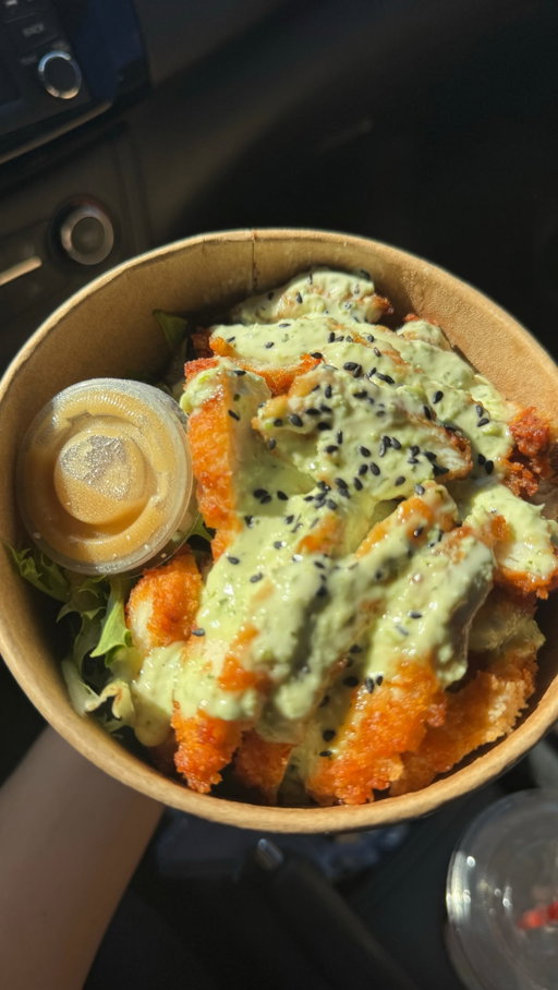 New in Indy 🔥 #ad @eatbowlsofrice 

Bowls of Rice just opened in Indianapolis and you’re going to want to write this one down for your next lunch break ✍️

Bowls of Rice📍 1021 N Pennsylvania St, Indianapolis, Indiana

WHAT I GOT:
🍋 Lemon Cucumber Soda
🦀 Crab Rangoons
🍚 Crispy Jalepeño Herb Aioli Chicken Rice Bowl
🤎Cinnamon Sugar Bao Nuts

Order online and pickup via locker at Circle City Eats in downtown Indy