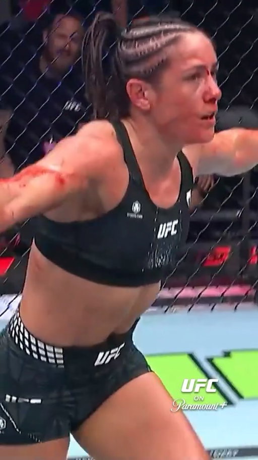 Delphine 👀

@benphine with a second round submission to start off #UFCParis 

[ LIVE NOW on @ParamountPlus ]