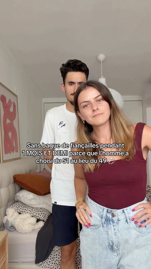 Je me sens nue de l’annulaire snif 🥲💍
(Il n’avait pas le choix de choisir du 51, il n’y avait plus de petites tailles)

#fiancailles #fiance #bague #bridetobe #humour