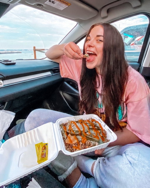 Plancito en carro, chisme, risas y la Vale.

Así sí, bestie.
