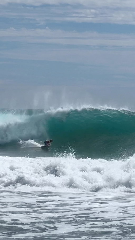 Newps on the cook today! Thank you Lord for all this swell. Hurricane Marie 2.0 delivering🤙🏽✨❤️🍻 
@bretboards 6’6 Bucknife 🎥 @jacobtmoss