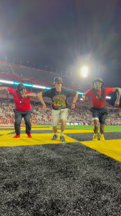 It Was a Terp Party In the Endzone All Night 🐢🏈
.
.
@terpsfootball | @marylandterrapins Way to Start the Season 💯
#terpsfootball #marylandterps #homeopener #letsgoterps #thefamilyreunion