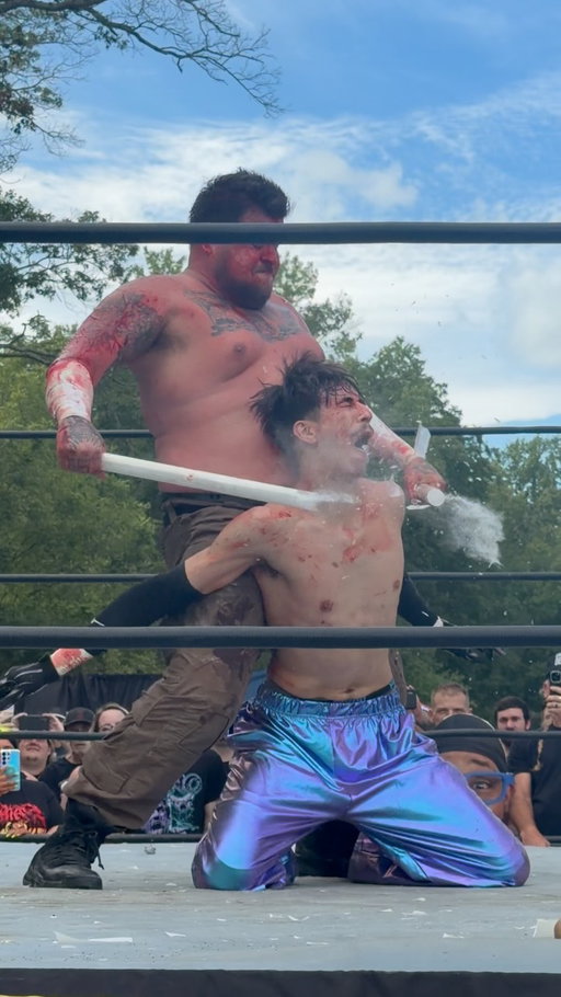 Dred breaks a tube onto Niño Extremo from CZW: TOD XXIII

#prowrestling #wrestling #deathmatch #czw