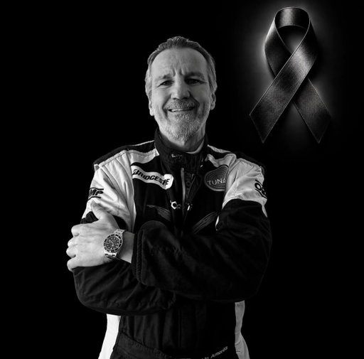 Estas son cosas que nunca deberían pasar. Puta noticia, puto domingo este.Un tipazo, un apasionado del automovilismo, uno de nosotros. Corriendo contigo desde hace 20 años. No me lo puedo creer. Descansa en paz Pablo. 💔. Todo mi cariño y apoyo a tu familia y a tus amigos más íntimos. Hoy el automovilismo español pierde a un grande.
También todo mi apoyo a mi gente de promocopa que no quiero imaginar lo que están viviendo.