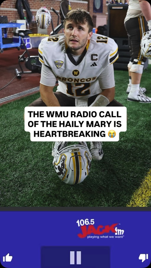 1 second away from history for Western Michigan 😭

(via @1065jackfm)